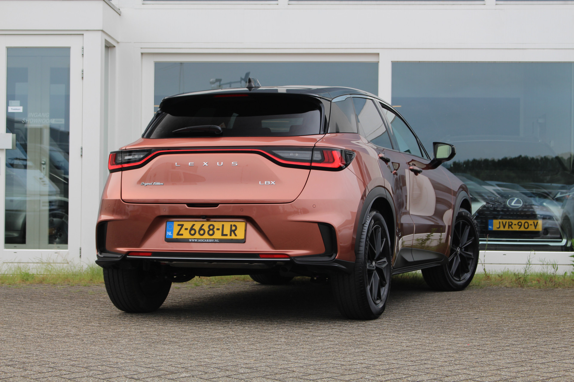 Lexus LBX Original Edition 2WD Hybrid I NL-auto! I Uniek I Tech pack I Garantie I Applecarplay 54165372-1.jpg | M.S. Cars B.V.