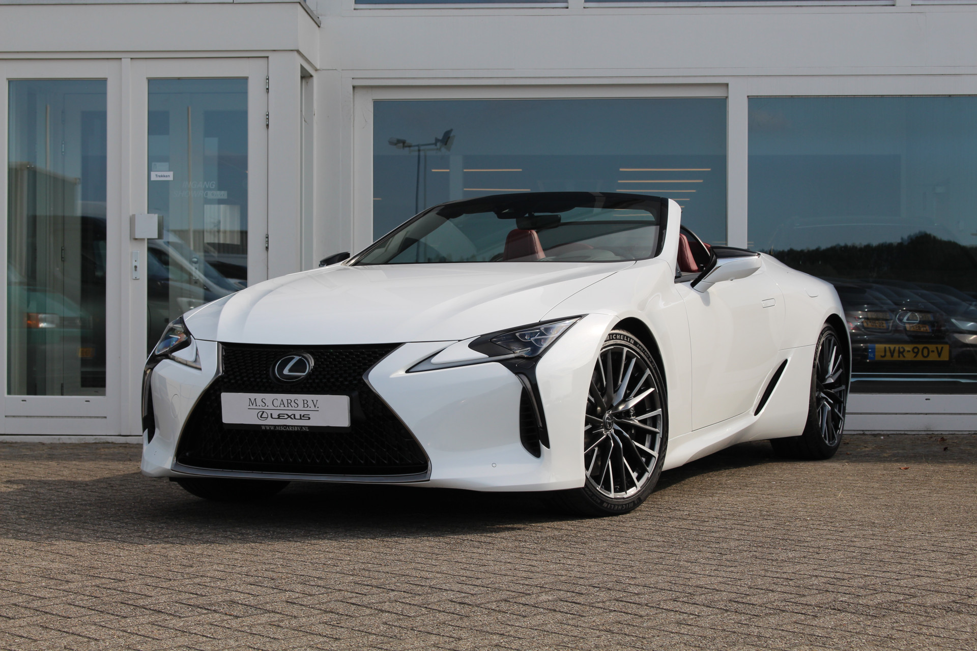Lexus LC Convertible 500 5.0 V8 ''Bespoke Edition'' Carbon I Facelift I Applecarplay I 360-camera 56281468-0.jpg | M.S. Cars B.V.