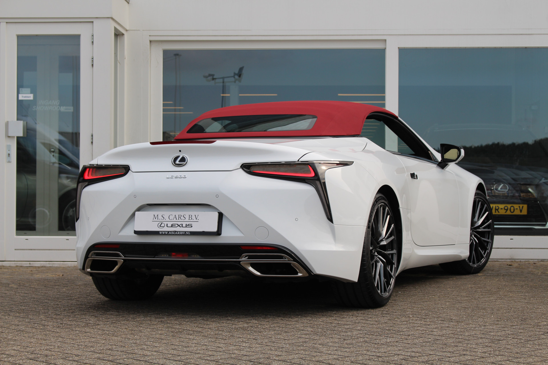 Lexus LC Convertible 500 5.0 V8 ''Bespoke Edition'' Carbon I Facelift I Applecarplay I 360-camera 56281468-1.jpg | M.S. Cars B.V.