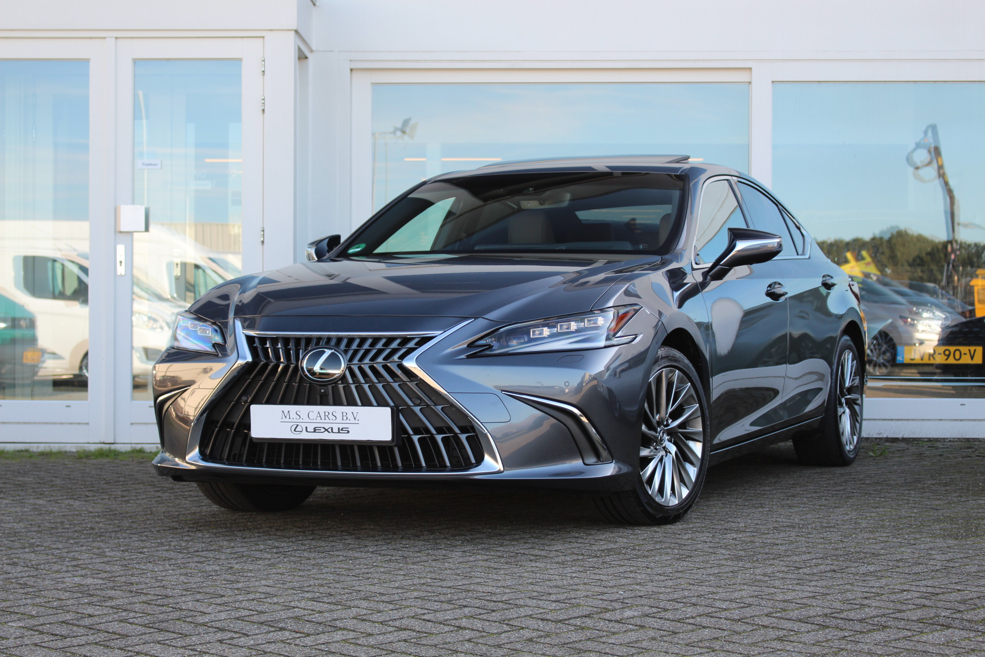 Lexus ES 300h President Line I Facelift I Open dak I 360-camera I Mark Levinson 57493338-0.jpg | M.S. Cars B.V.